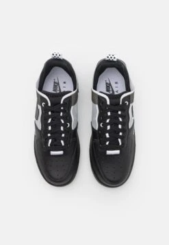 Nike Sportswear Air Force 1 React Unisex - Sneakers Laag - Black/White 11 Nike Sportswear Air Force 1 React Unisex - Sneakers Laag - Black/White -Dames Schoenenwinkel 004b8b551ba547eba85d26f782492c12