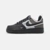 Nike Sportswear Air Force 1 React Unisex - Sneakers Laag - Black/White 1 Nike Sportswear Air Force 1 React Unisex - Sneakers Laag - Black/White -Dames Schoenenwinkel 12026cd60aea4b8aa2478dfb716e8177