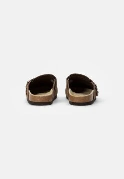 Pier One Leather Unisex - Pantoffels - Brown -Dames Schoenenwinkel 18a09b6c3e71439784e427988b058842