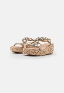 Alma En Pena Sandalen Met Sleehak - Beige -Dames Schoenenwinkel 18e6400368264c168d0a8dddaff3793e