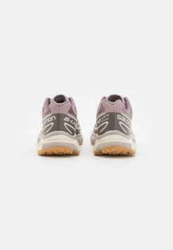 Salomon Xt-6 Unisex - Sneakers Laag - Quail/Plum Kitten/Vanilla Ice -Dames Schoenenwinkel 31cfa453540044b199d3052754f2c914