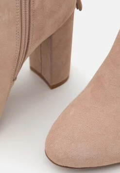 Leather - Laarzen Met Hoge Hak - Beige -Dames Schoenenwinkel 46cb7ba4b24644c79690a3cae899d54e