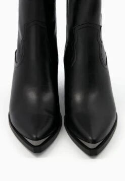 BERSHKA Heeled With Metallic Toe - Cowboy-/Bikerlaarsjes - Black -Dames Schoenenwinkel 6fbcc5314b574281900be90033f9a50b