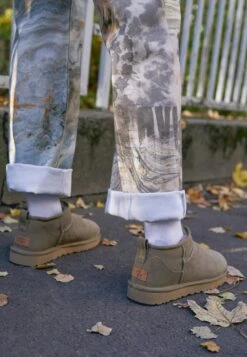 Ugg Korte Laarzen - Marrone -Dames Schoenenwinkel 805545edaa1f4bd18248d04b1a641ed4