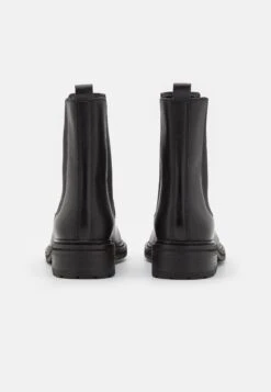 Clarks Tilham Chelsea - Korte Laarzen - Black -Dames Schoenenwinkel 9da2bef0b57c4b82873c70bc0977f37d