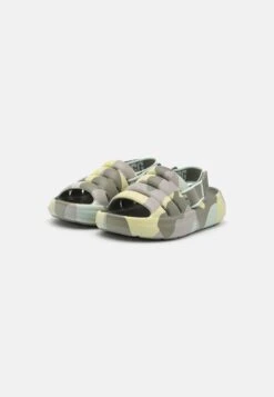 Ugg Sport Yeah Camopop - Sandalen - Moss Green -Dames Schoenenwinkel a62d21f623ed4ff7b760b41976672ff9