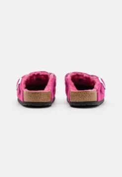 Birkenstock Boston Regular - Pantoffels - Fuchsia Tulip 9 Birkenstock Boston Regular - Pantoffels - Fuchsia Tulip -Dames Schoenenwinkel c2a5ec53066649d6b050740bc1e6c8ea