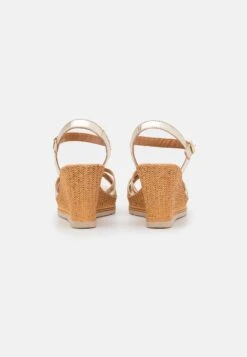 Tamaris Sandalen Met Hoge Hak - Light Gold -Dames Schoenenwinkel cbb88e47f4a1448ab03db8d2d127c635